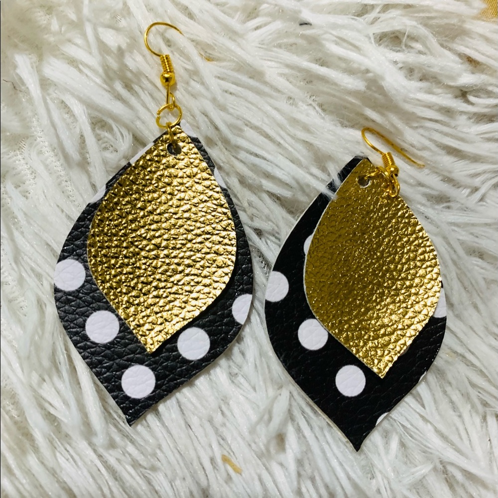 Women’s earrings